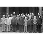 1949年7月5日，毛澤東和新政協籌備會常務委員合影