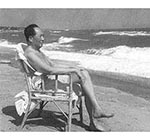 1960年 毛泽东在北戴河游泳后小憩